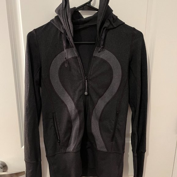 Lululemon Dark Gray Jacket Size 4 - Picture 1 of 3